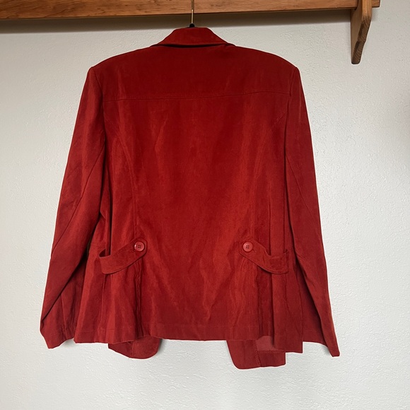 Blazer - Picture 2 of 3